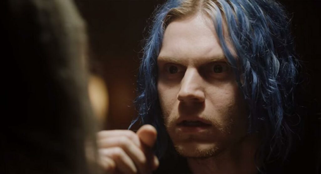 American Horror Story : Premier regard sur Evan Peters dans le rôle de Charles Manson