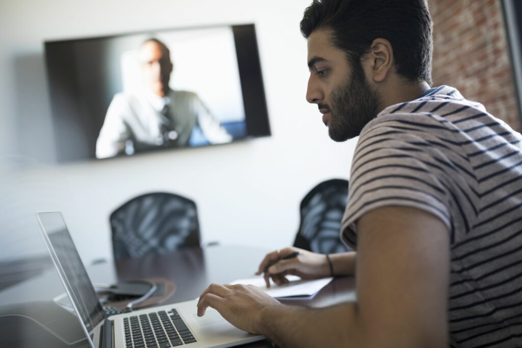 Comment connecter un MacBook Air à un téléviseur