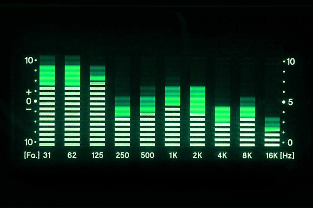Comment régler la fréquence de l'égaliseur audio stéréo