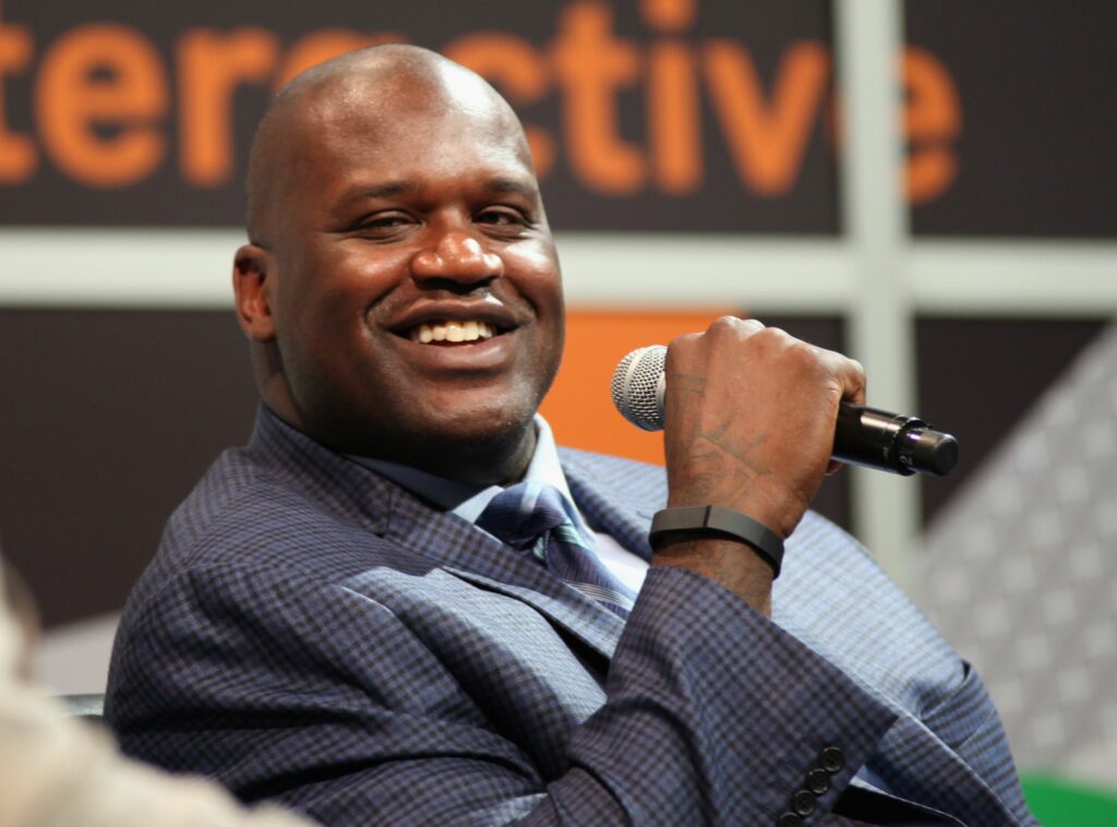 Comment transformer la voix d'Alexa en Shaquille O'Neal