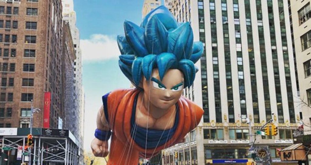 Dragon Ball et Goku géant traversent à nouveau le défilé de Thanksgiving