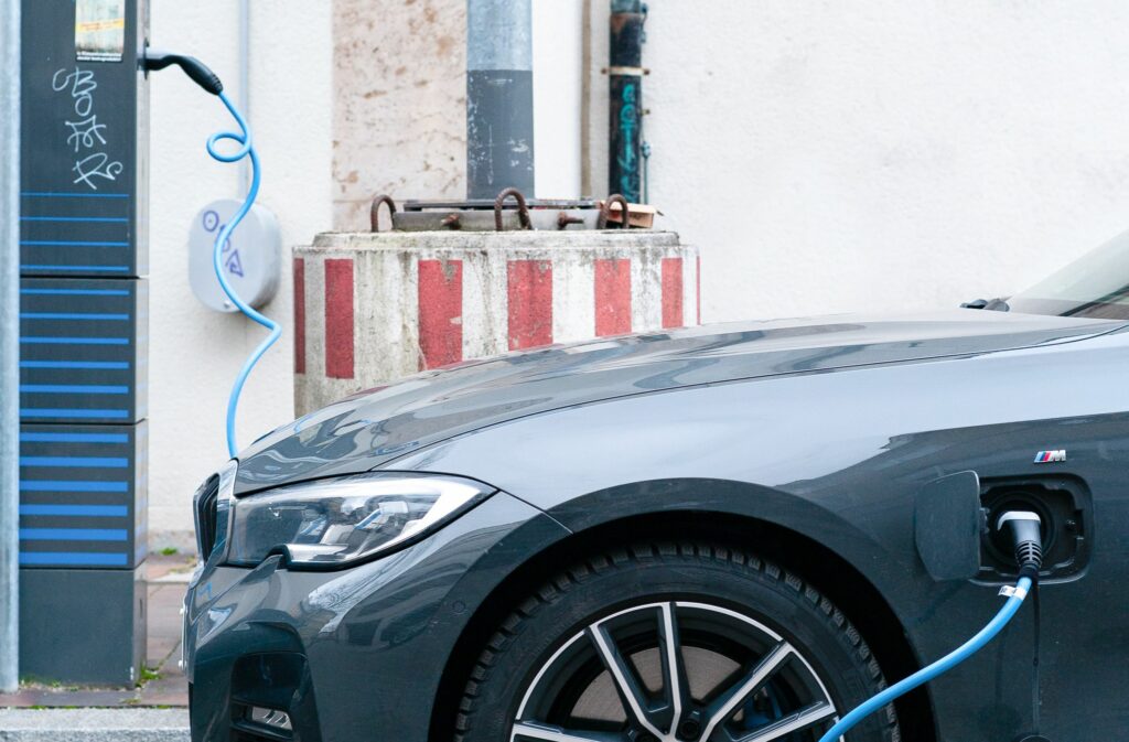 Est-il plus intelligent d'acheter ou de louer une voiture électrique ?