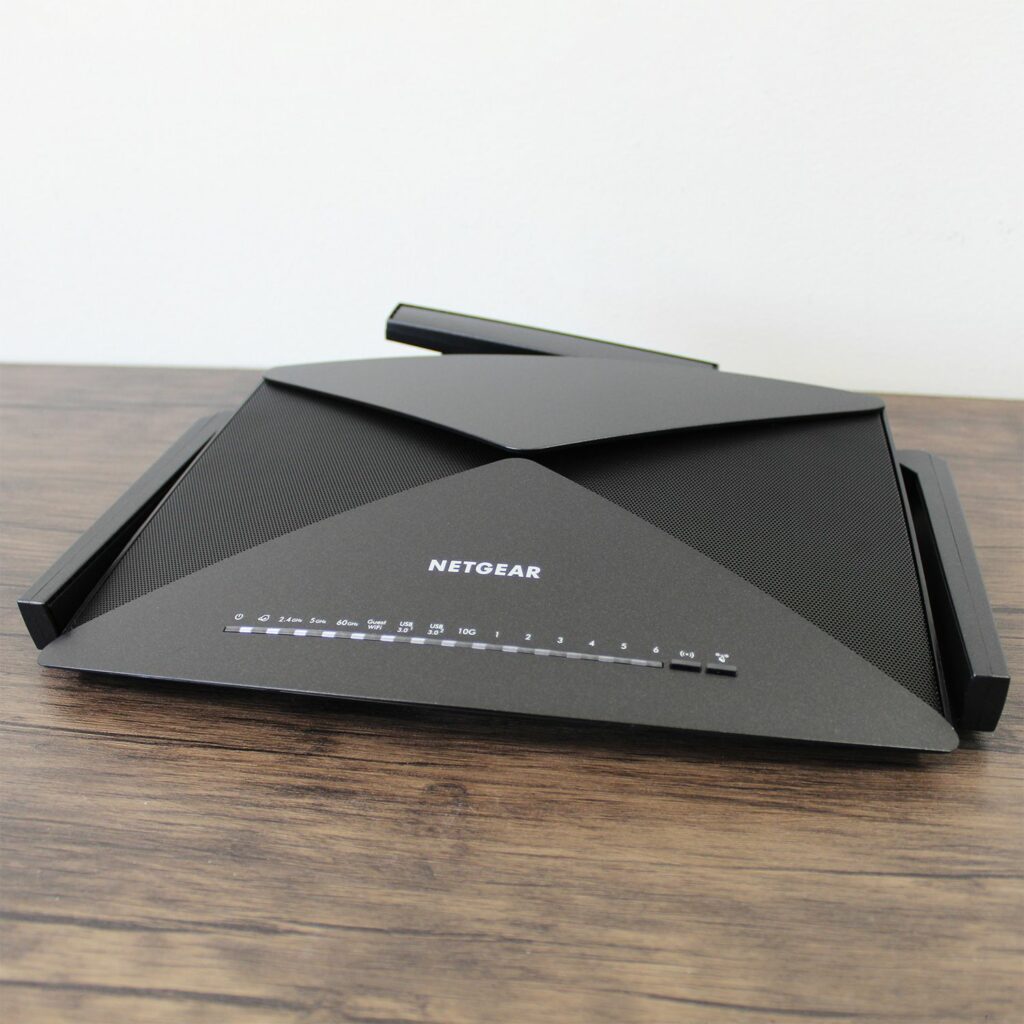 Examen du routeur Netgear Nighthawk X10 AD7200