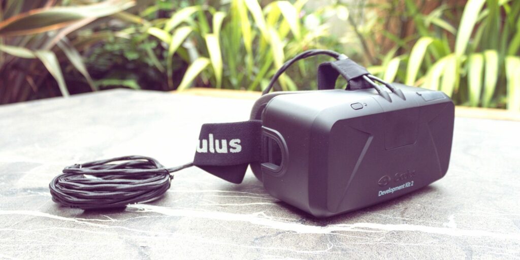 Examen et cadeau du kit de développement Oculus Rift 2