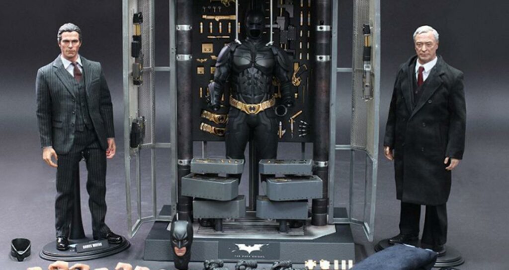 Hot Toys The Dark Knight Batman Armory