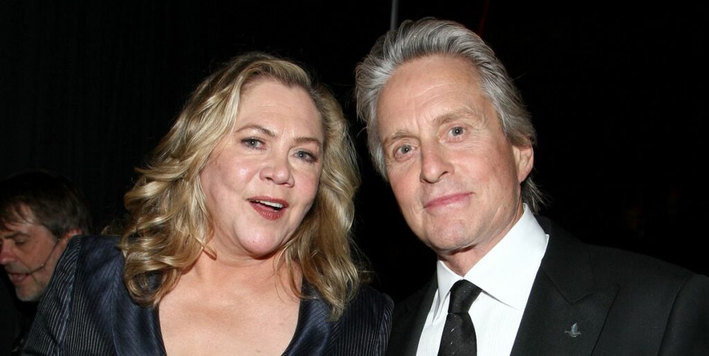 Michael Douglas et Kathryn Turner, réunis après 30 ans dans 'The Kominsky Method'