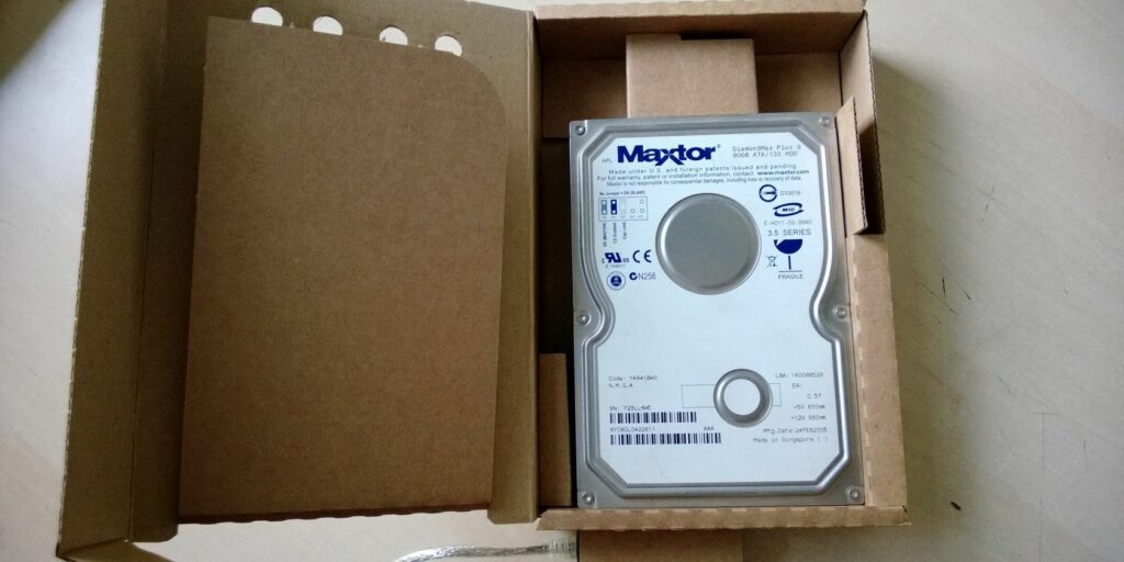 muo-cardboard-external-hdd-ft