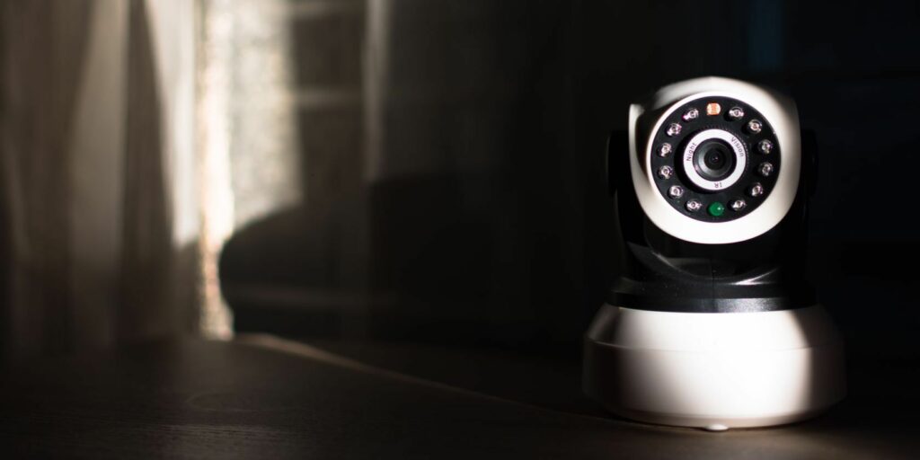 home-webcam-surveillance-featured