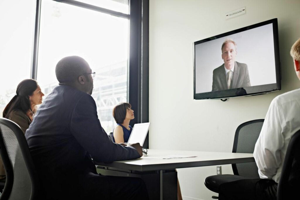 visioconférence sur réseau informatique