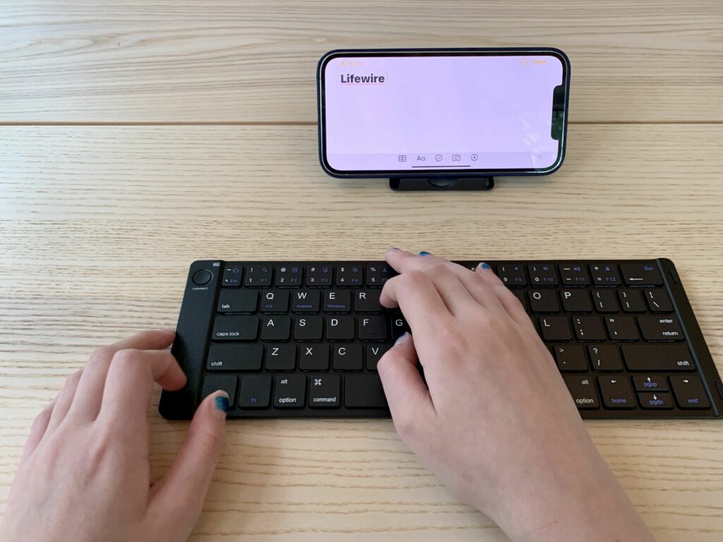 Ce clavier pliable signifie que vous ne pouvez jamais vous échapper du travail