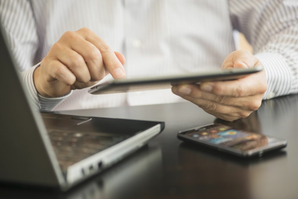 Comment enregistrer des données mobiles lorsqu'il est connecté à une tablette ou un téléphone Android