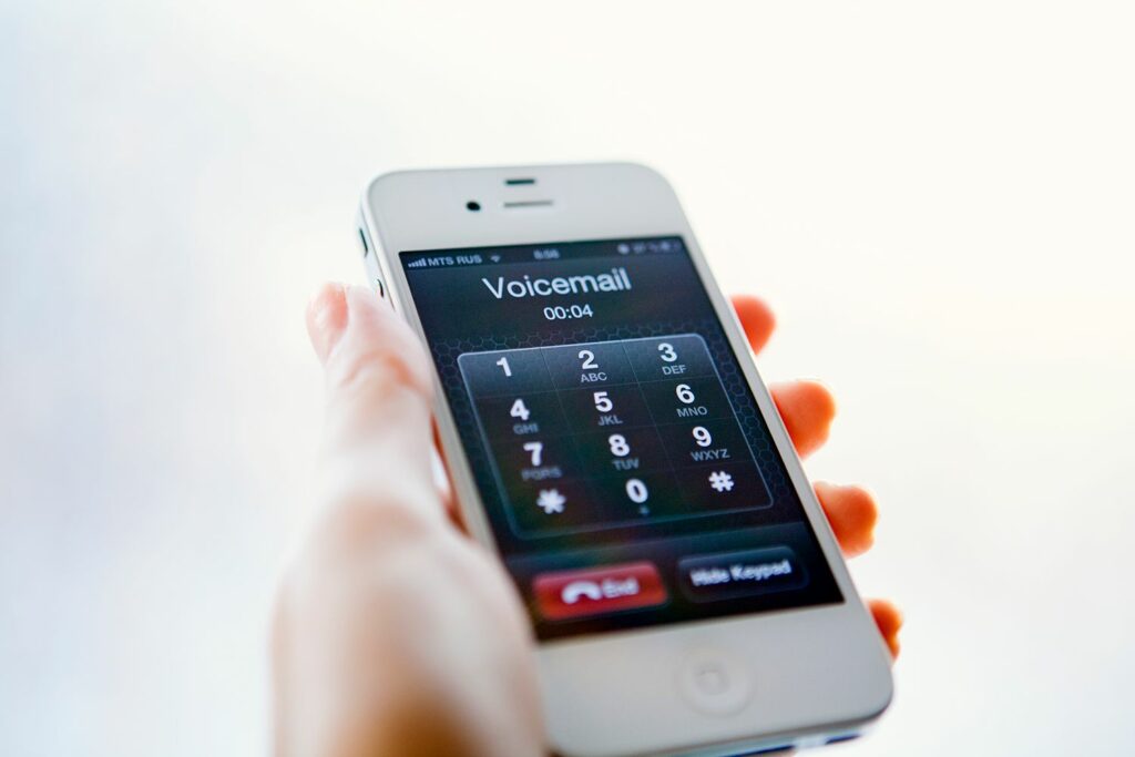 Comment enregistrer des salutations de messagerie vocale sur iPhone