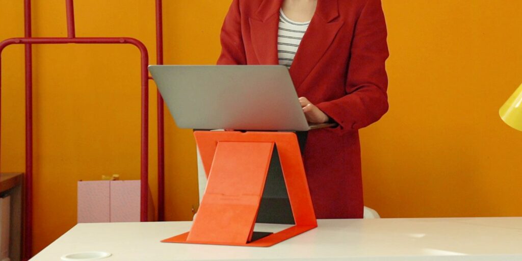 Lancement du bureau debout pliable MOFT Z sur Kickstarter