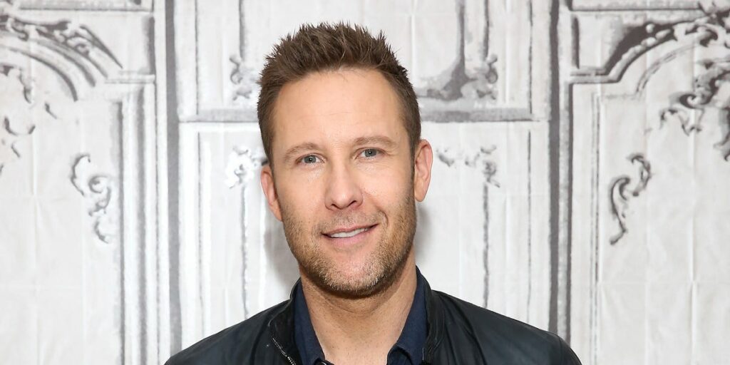 Michael Rosenbaum parle de la secte sexuelle de sa co-vedette des "Smalls" Allison Mack