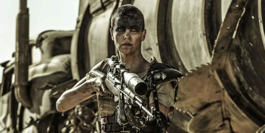 Voici le combat explosif entre Charlize Theron et Tom Hardy dans Mad Max : Fury Road