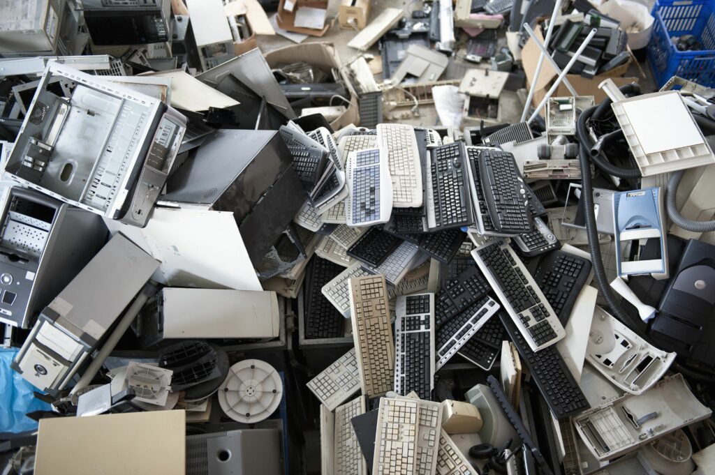 Recyclage informatique et technologique sans agrafes