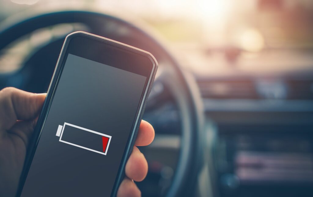 Comment les chargeurs de voiture sans fil fonctionnent avec votre téléphone