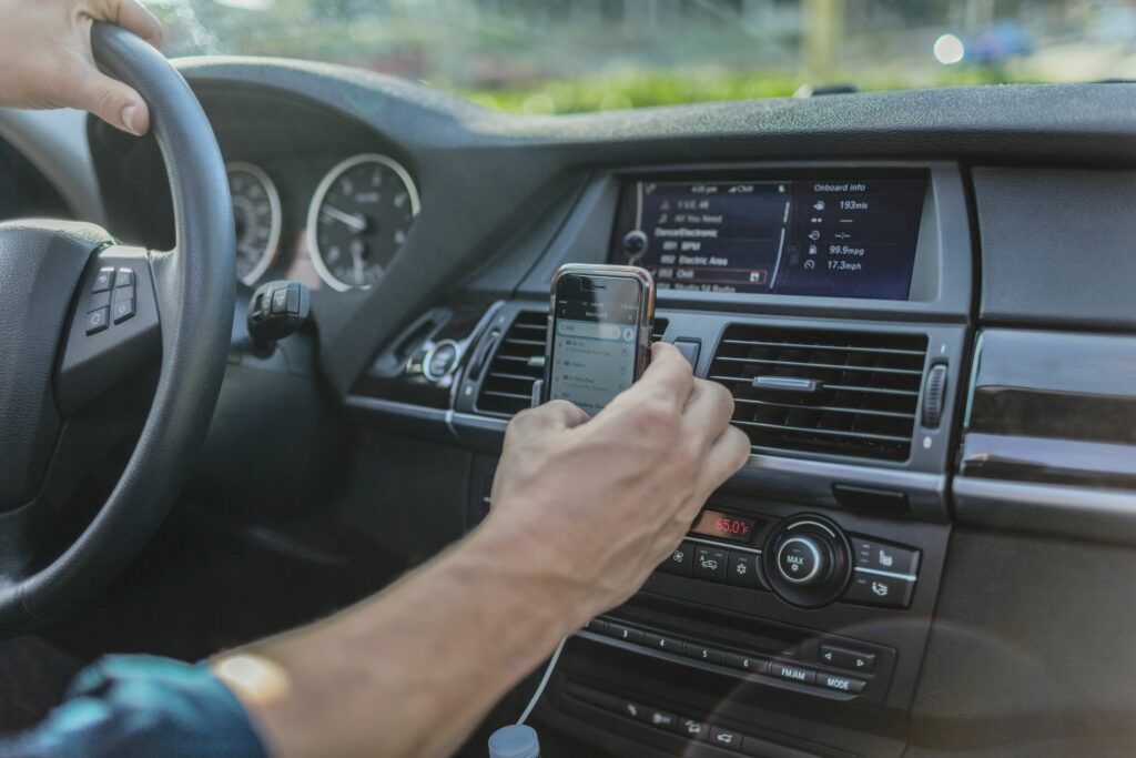 Meilleures fonctionnalités et prix du kit de voiture Bluetooth