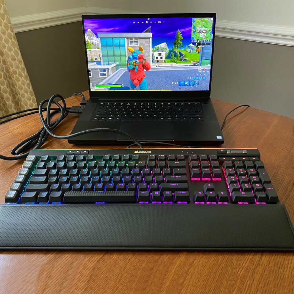 Examen du clavier de jeu mécanique Corsair K95 RGB Platinum XT