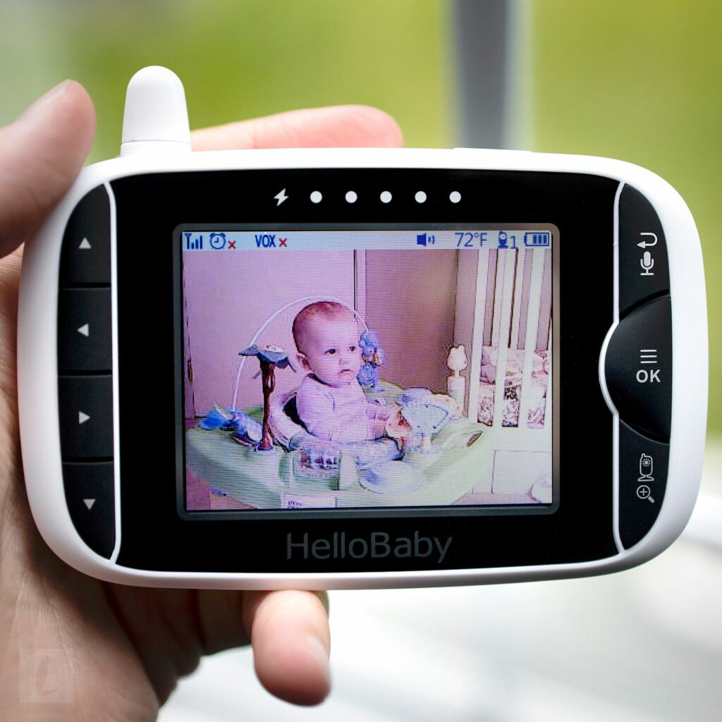 Examen du moniteur vidéo pour bébé HelloBaby HB32