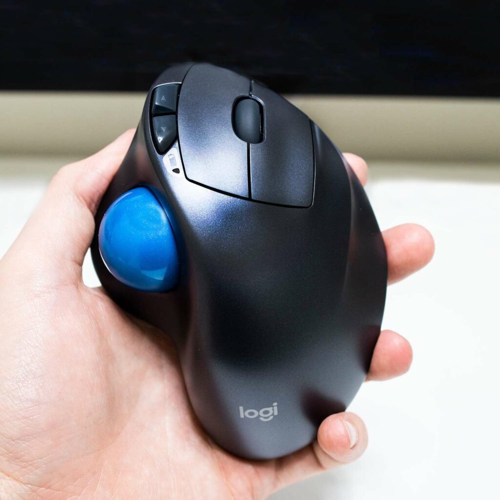 Examen de la souris sans fil Trackball Logitech M570