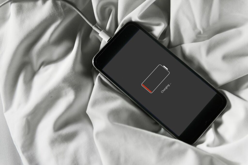 Comment nettoyer le port de charge de votre iPhone